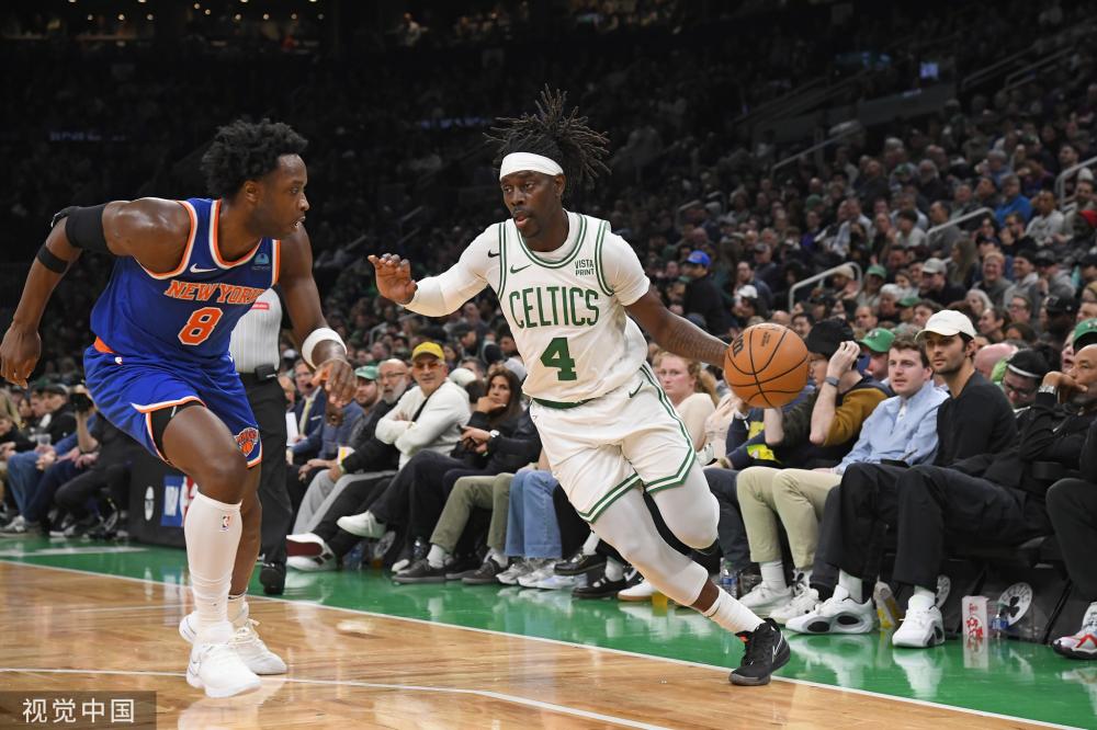 辽宁队在防 辽宁队在防