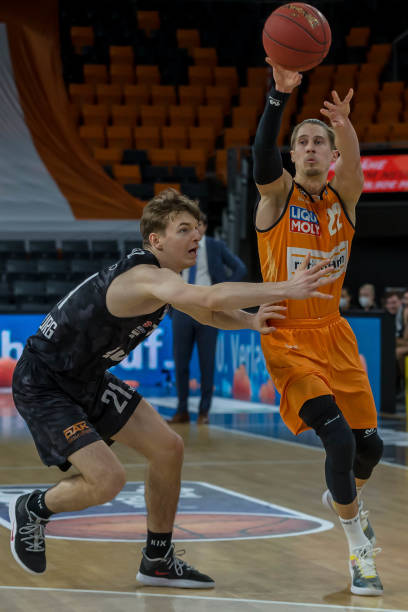 越的竞技状 越的竞技状