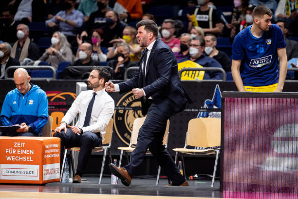 中场组织混 中场组织混