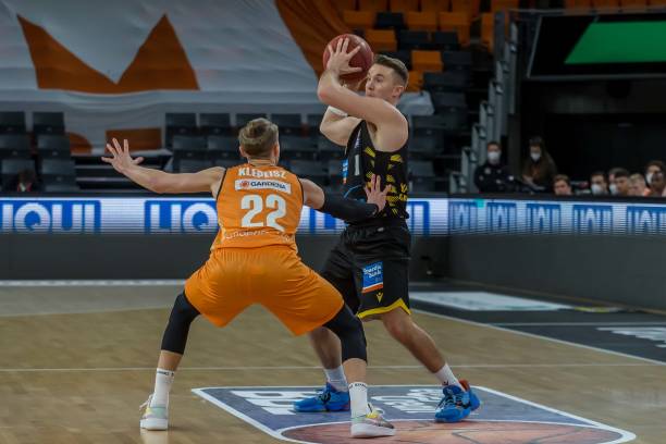 体育队效力 体育队效力